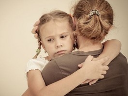 Nỗi lòng của những ông bố, bà mẹ “nấm lùn”