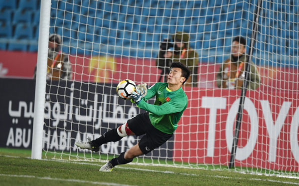 Bùi Tiến Dũng đã cản phá thành công quả penalty trong trận đấu bán kết với Quatar